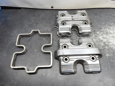 Honda Magna 700 VF700c 1984 cubiertas de válvula 2813 Foto 1 de 4