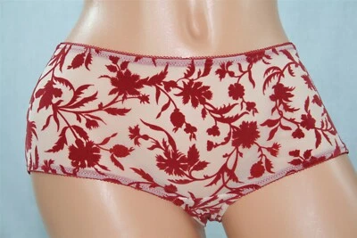 Pantalón Corto Beige de Victoria's Secret con Terciopelo Rojo Suave Diseño Floral Talla S Foto 1 de 2