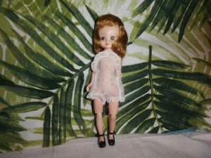 Muñeca, camisa, zapatos Betsy McCall de cabello rubio oscuro década de 1950 Am Ch 8" #89 - Imagen 1 de 7
