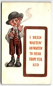 Postal niño vestido de hombre fumando he estado esperando escuchar de su niño PM 1913 - Imagen 1 de 2