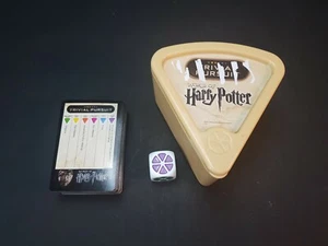 Harry Potter World of Trivial Pursuit Game Hasbro Hogwarts Family Bite Size - Picture 1 of 5