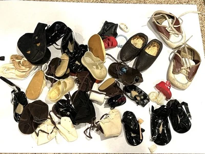 Lote mixto de zapatos vintage, individuales y pares, para zuecos de madera para muñecas de varios tamaños Foto 1 de 4