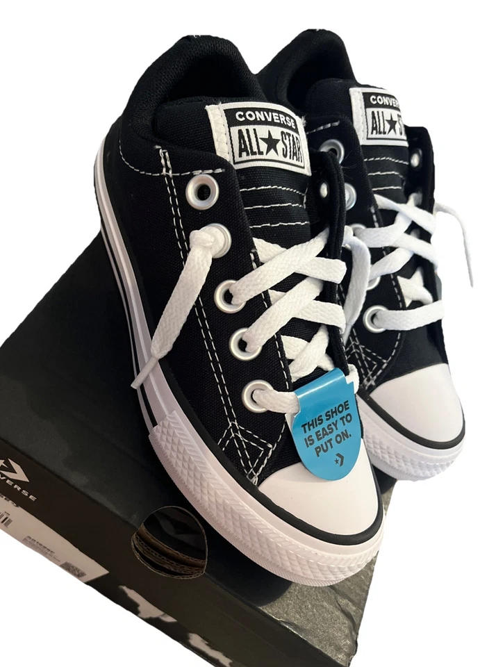 Zapato sin cordones Converse Chuck Taylor All Star para niños 12 jóvenes, negro/blanco, A01696F Foto 1 de 4