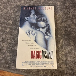 Basic Instinct VHS Tape Sealed 1992 Michael Douglas - Picture 1 of 3