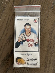 1992 RAWLINGS SPORTMART NOLAN RYAN SECIAL GIVE-AWAY LAPEL PIN ANGELS W/CARD - Picture 1 of 3
