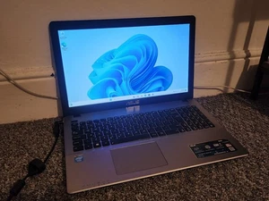 ASUS X550CA - Intel Celeron - 6GB RAM - 1TB HDD - Free P&P - Picture 1 of 7