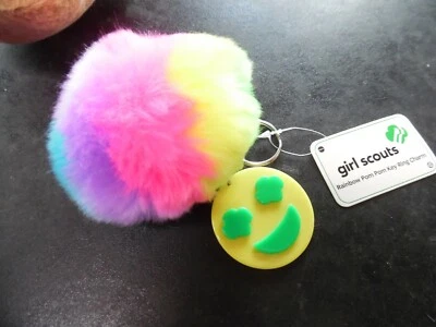 Berloque de chaveiro Girl Scouts Rainbow Pom Pom NOVO - Imagem 1 de 2