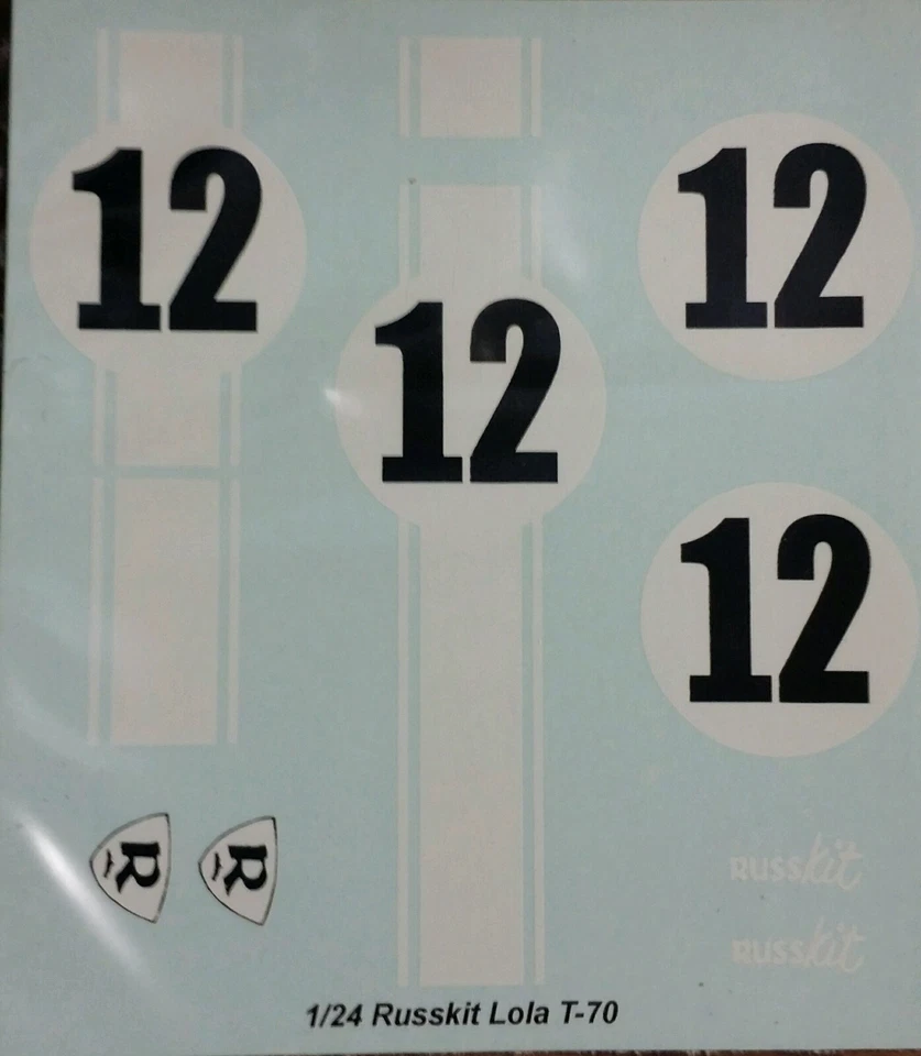 Conjunto de decalques Repro 1/24 Russkit Lola T-70 "Viúva Negra"  - Imagem 1 de 1