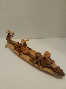 Figura de aldeano de madera de espina yoruba nigeriana tallada a mano - bote largo con suministros - Imagen 1 de 12