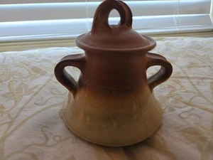 Sylvia Hyman Keramik Keramik kleiner Topf mit Griffen und Deckel - Bild 1 von 12