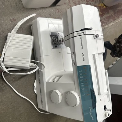 Máquina de coser Husqvarna Viking Emerald 118 Foto 1 de 4