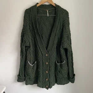 Free People Gr. Medium Zopfmuster geflochten Grobstrick grün Strickjacke Oversized - Bild 1 von 3