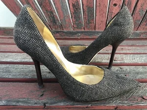 *BrOwN taN TwEEd Sz 8.5 Pointy Toe CARRIE Stiletto Heels Herringbone PUMP GuESS - Picture 1 of 12