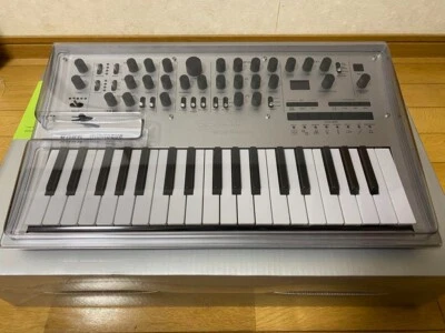 KORG Polyphonic analog Synthesizer minilogue 37 keys oscilloscope - Image 1 of 4