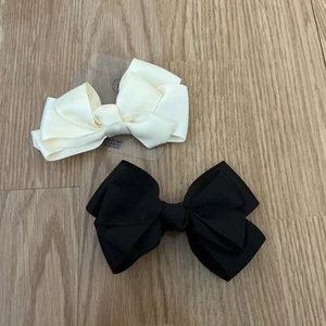 Love Me Black & White Hair Bows - Afbeelding 1 van 3