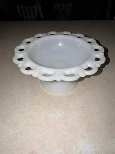 Anchor Hocking Lace Edge Milk Glass Compote Pedestal Candy Dish Bowl Vintage - Picture 1 of 4