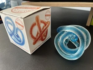 Passport Collection Hand Blown Glass Knot Art Glass Figure/Paperweight - Picture 1 of 2