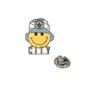 MANCHESTER CITY BUCKET HAT PIN BADGE - Picture 1 of 2