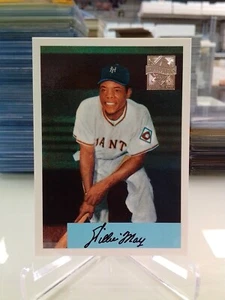 1996 Topps Commemorative Set #4 Willie Mays (1954 Bowman #89) - Picture 1 of 2