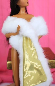 Bambola pelliccia sintetica stola avvolgente moda bianco neve fodera oro misura 11-16" Barbie Tonner - Foto 1 di 10