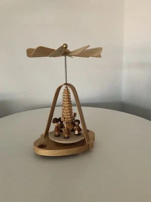 Kleine Weihnachtspyramide Ringelbaum Kurrende 2 Kerzenhalter original Erzgebirge - Bild 1 von 4