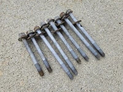 Chevrolet Corvette 1984-1990 C4 8 pernos de montaje de parachoques trasero GM OEM  Foto 1 de 3