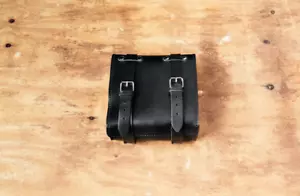 BORSA PORTA ATTREZZI IN CUOIO NERA MOTO GUZZI ORIGINALE 605989M V7 SPECIAL GUZZI - Photo 1 sur 1