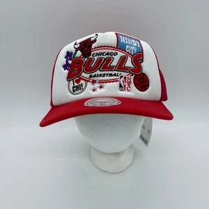 Gorra Mitchell & Ness Chicago Bulls NBA A Frame Snapback blanca ajustable para hombre - Imagen 1 de 6