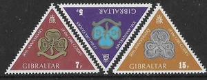GIBRALTAR 1975 GIRL GUIDES SCOUTS 3v MINT - Picture 1 of 1