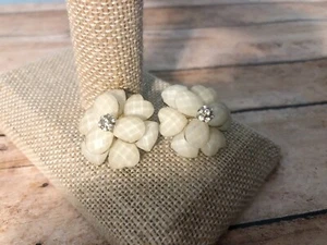 WHITE RHINESTONE FLOWER SILVER STUD EARRINGS Cosplay - Picture 1 of 5