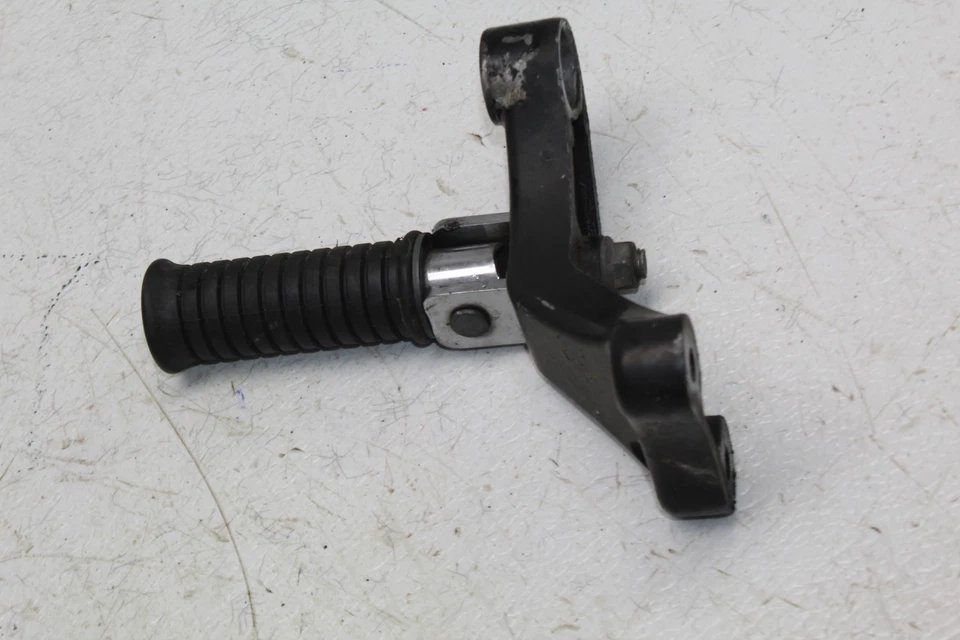 04 clavija trasera derecha pasajero suzuki marauder 1600 vz1600 Foto 1 de 4