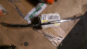 Original VW Audi A6 4B Abdeckung unter Scheinwerfer rechts chrom Stoßstenge vorne - Bild 1 von 3