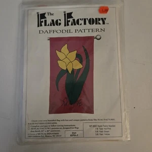 Narciso de resorte patrón de fábrica bandera 28" x 49" SIN CORTAR - Imagen 1 de 2