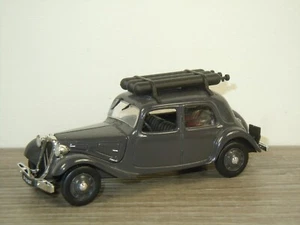 Citroen Traction 7A 1934 - Universal Hobbies 1:43 *65605 - Picture 1 of 3