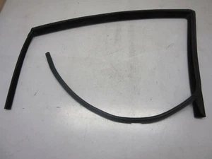 FORD TOURNEO COURIER Kombi Dichtung Fenster Rahme Tür vorne links (207) - Picture 1 of 4