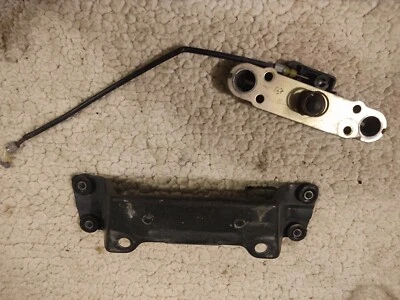 2000 Suzuki Bandit Gsf1200s Seat Latch / tank bracket 45220-13601 44530-26E00 - Image 1 of 3