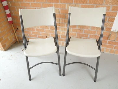 Комплект из 2 контурных складных стульев Northwest Territory со стальными рамами высокопрочные - Изображение 1 из 4