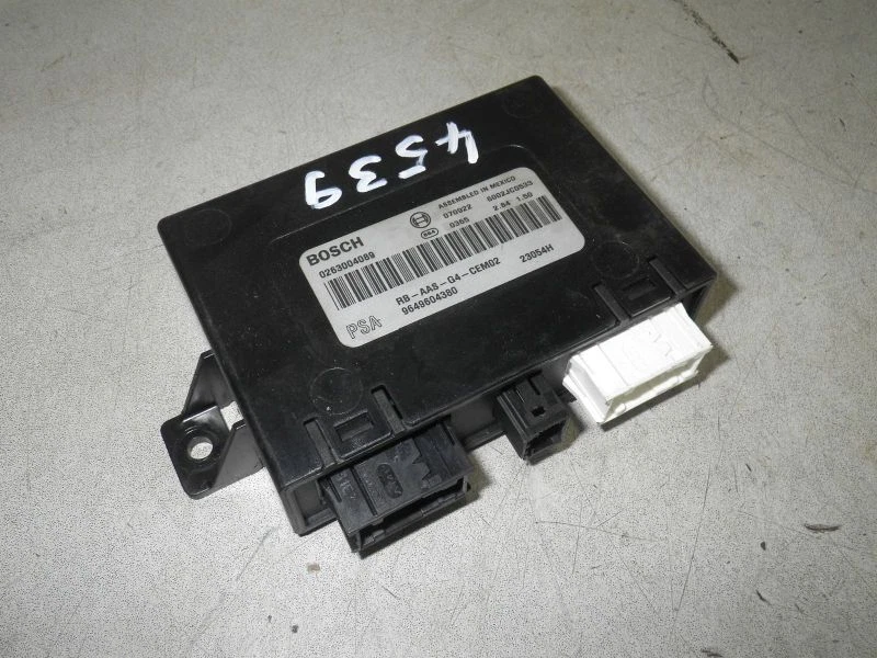 CENTRALINA Citroën C5 II Break (RE) 96496043800263004089 - Immagine 1 di 1