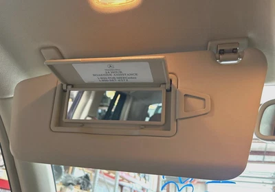 Viseira solar lateral bege 2010-2015 2011 Mercedes GLK350 FABRICANTE DE EQUIPAMENTO ORIGINAL para motoristas esquerdos - Imagem 1 de 2