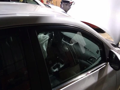 Used Front Right Door Assembly Front fits: 2013 Nissan Sentra electric Front Rig Foto 1 de 4