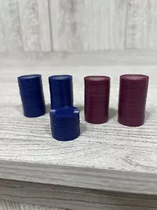 Vintage 1965 Cadaco Tripoley Chips Only 41 Maroon 50 Blue Plastic Pieces EUC - Bild 1 von 7