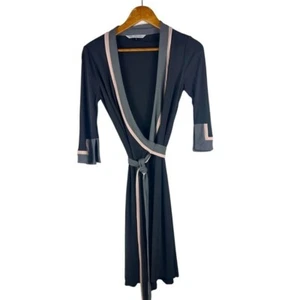 Diane von Furstenberg Vintage Gr. 4 grau rosa Wickel Morgenmantel Loungewear Nachtwäsche - Bild 1 von 10