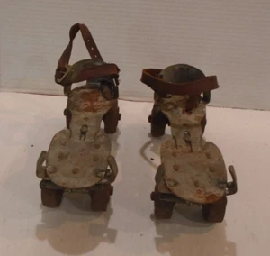 Vintage   Metal Clip on Outdoor Roller Skates Leather Straps nice decor - Picture 1 of 5