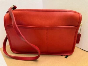 Bolso de Hombro COACH Vintage Años 70 NYC 9300 Companion/Cuero Rojo - Imagen 1 de 24