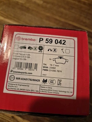 JAGUAR XJ BREMBO GENUINE PREMIUM REAR BRAKE PADS SET REAR AXLE. P59042 - Image 1 of 3