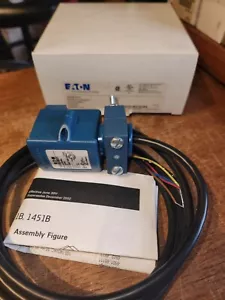 NOS 1451B-6511 Eaton Polarized Reflex Photoelectric Sensor FREE SHIPPING - Picture 1 of 6