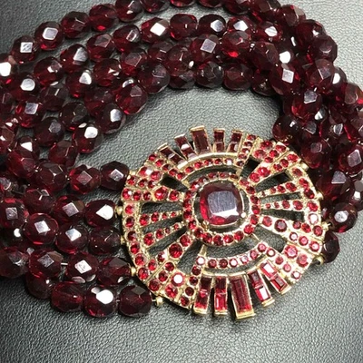 6177 Carolee imitación granate cristal cuentas 5 hebras tono oro pulsera elástica Foto 1 de 3