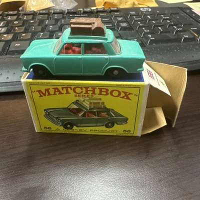 Caixa de fósforos, nº 56 Fiat 1500/com bagagem, com caixa original, feita na Inglaterra por Lesney - Imagem 1 de 4