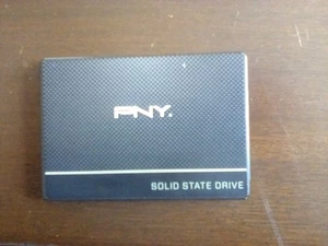 PNY CS900 1TB,Internal,2.5 inch (SSD7CS900-1TB-RB) Solid State Drive - Bild 1 von 2