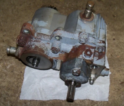 BOMBA TRANSMISIÓN HIDRÁULICA JOHN DEERE AM119154 318 322 330 316 ONAN 332 420 430 Foto 1 de 4